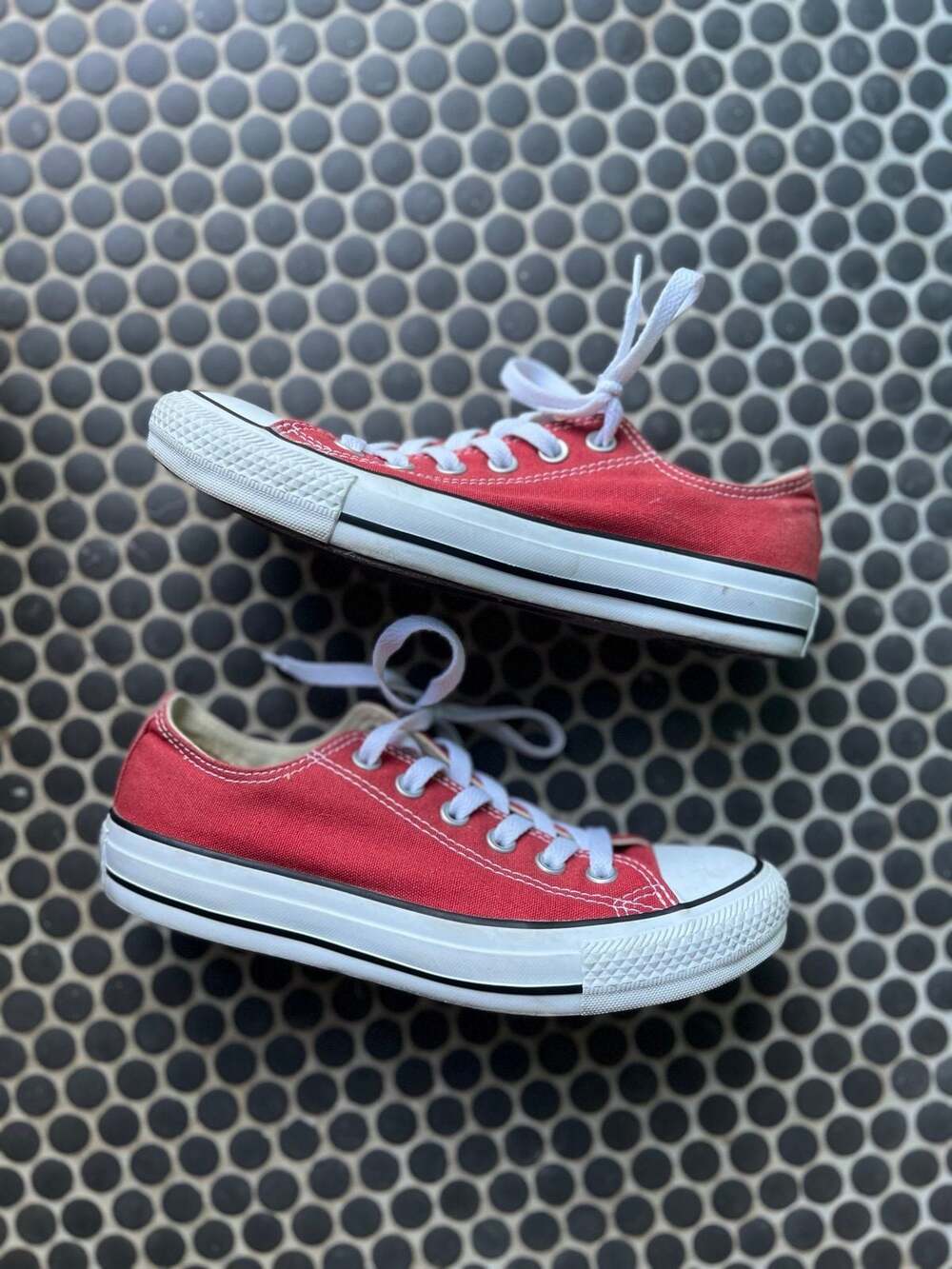 Converse - Picture 2 of 4